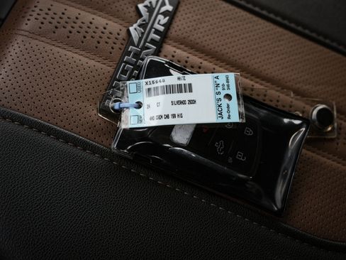 Used 2024 Chevrolet Silverado 2500 High Country w/ High Country Premium Package image 39