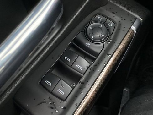 Used 2021 Chevrolet Silverado 2500 LT w/ Convenience Package image 12