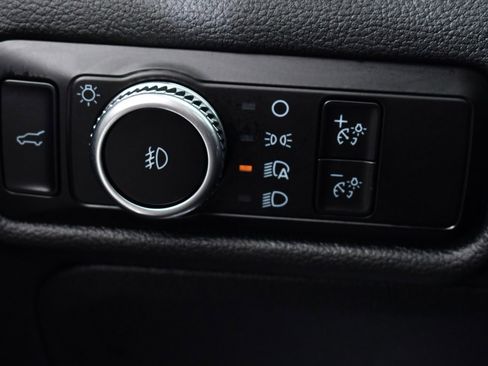 Used 2023 Ford Explorer XLT w/ Equipment Group 202A image 31