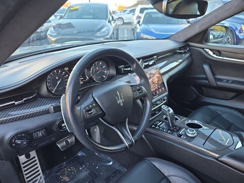Used 2022 Maserati Quattroporte Modena Q4 image 37