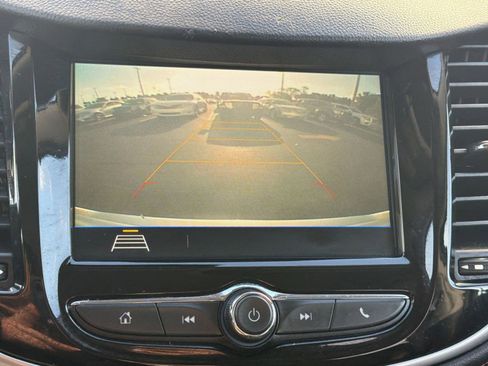 Used 2019 Chevrolet Trax LT w/ LT Convenience Package image 25