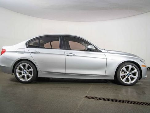 Used 2013 BMW 335i xDrive Sedan AWD/4WD image 9