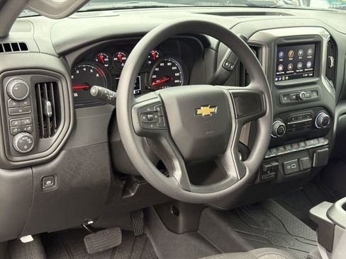 Used 2026 Chevrolet Silverado 2500 Custom w/ Custom Value Package image 18