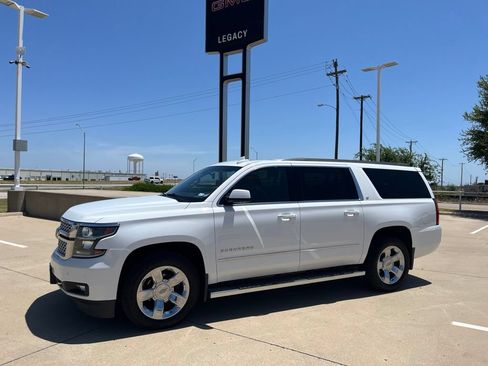 Used 2018 Chevrolet Suburban LT w/ LT Signature Package AWD/4WD image 1