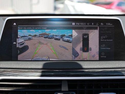 Used 2022 BMW 740i w/ Luxury Rear Seating Package RWD image 43