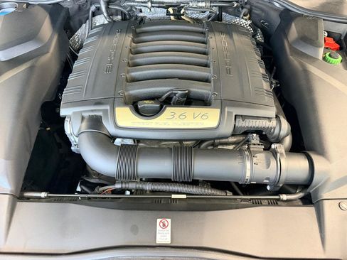 Used 2016 Porsche Cayenne AWD/4WD image 41