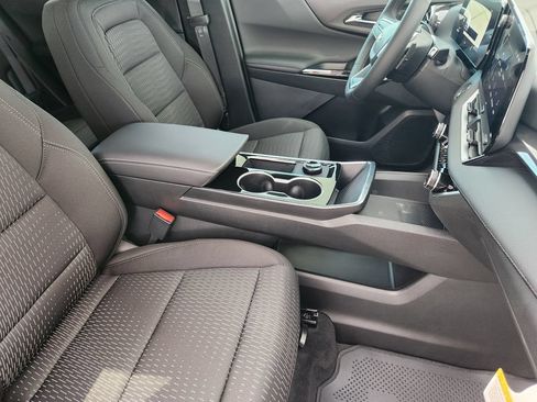 New 2027 Chevrolet Equinox LT FWD image 10