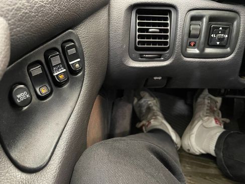 Used 1995 Mitsubishi 3000GT image 32