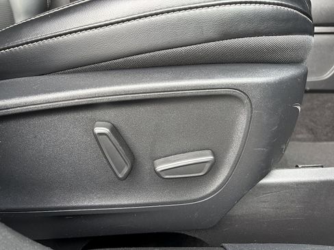 Used 2024 Ford Escape Platinum image 39