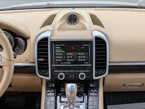 Used 2014 Porsche Cayenne AWD/4WD image 18