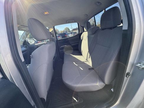 Used 2016 Toyota Tacoma SR5 w/ SR5 Appearance Package (SN) image 57