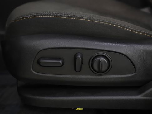 Used 2020 Chevrolet Equinox LT image 28