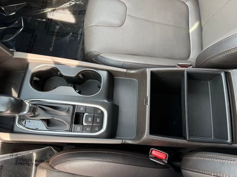 Used 2020 Hyundai Santa Fe Limited image 15