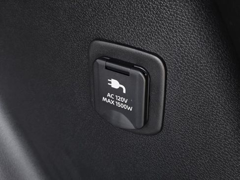 New 2026 Nissan Leaf Platinum+ FWD image 11