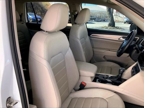 Used 2019 Volkswagen Atlas SEL Premium image 8