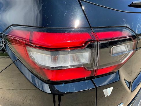 Used 2025 Honda Pilot Elite image 23