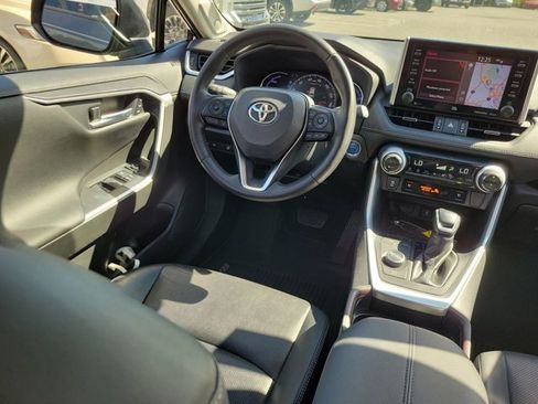 Used 2020 Toyota RAV4 Limited image 22
