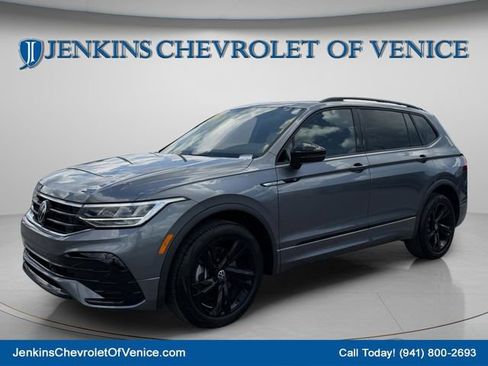 Used 2023 Volkswagen Tiguan SE R-Line FWD image 10