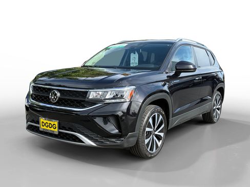 Used 2022 Volkswagen Taos SE w/ IQ.Drive SE Package AWD/4WD image 1