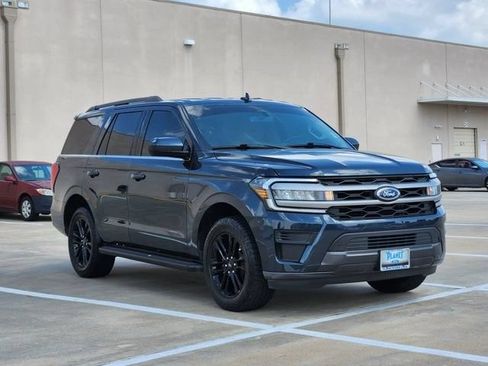 Used 2024 Ford Expedition XLT RWD image 3