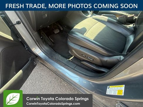 Used 2019 Chevrolet Trax LT w/ LT Convenience Package FWD image 11