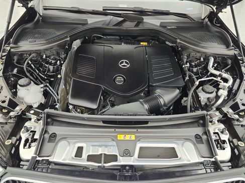 Certified 2023 Mercedes-Benz GLC 300 image 17