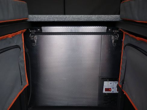 Used 2023 Toyota Tacoma TRD Off-Road w/ TRD Premium Off Road Package AWD/4WD image 27