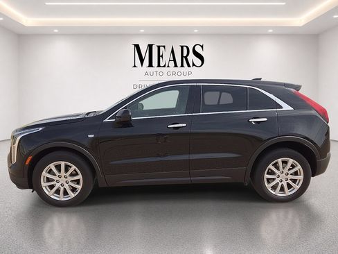 Used 2023 Cadillac XT4 Luxury FWD image 2