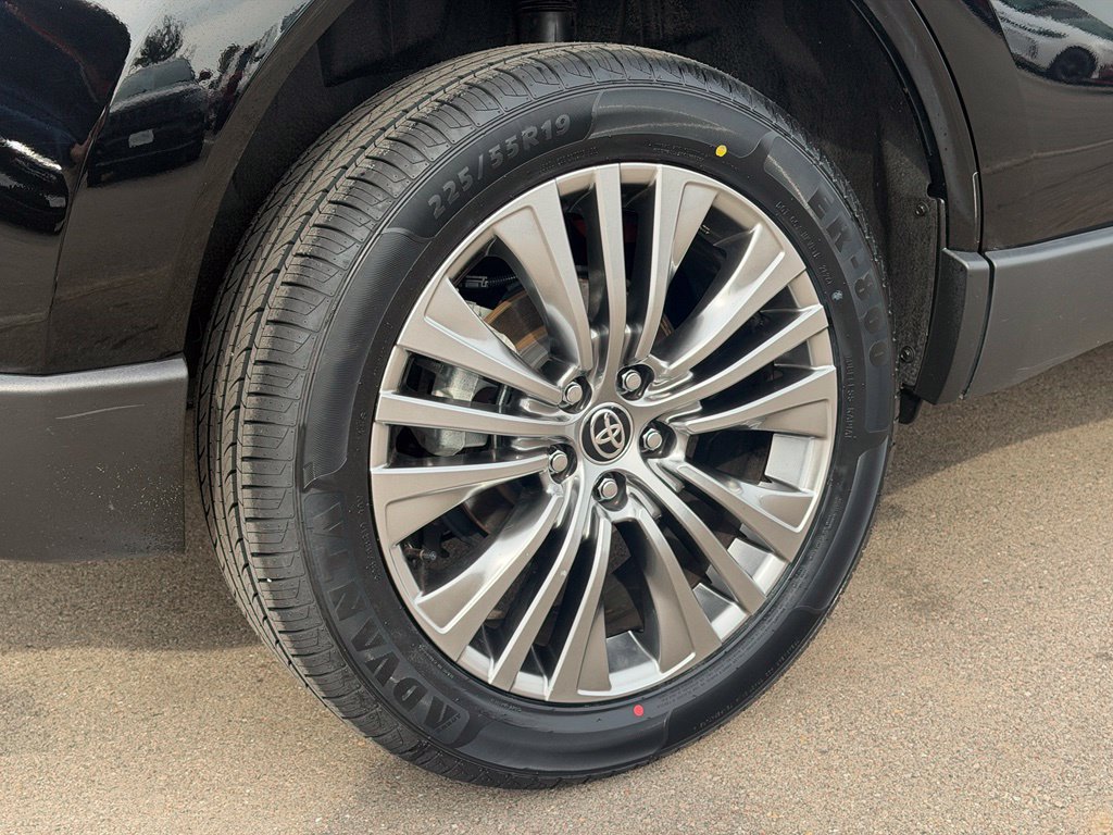 Used 2024 Toyota Venza XLE AWD/4WD image 26
