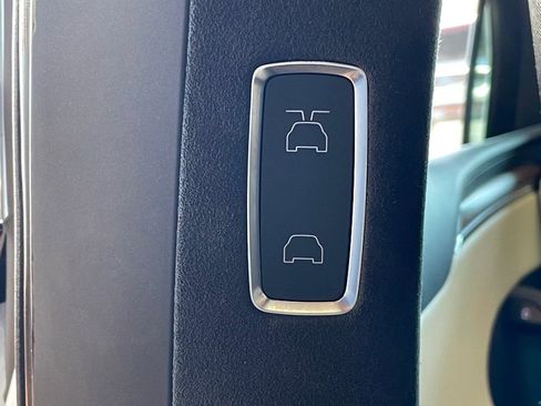 Used 2022 Tesla Model X AWD image 29