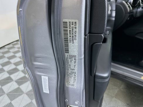 Used 2021 Jeep Grand Cherokee Laredo image 12