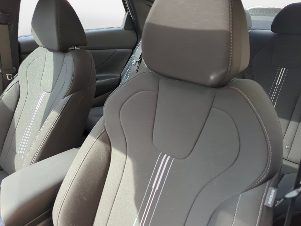 Certified 2026 Hyundai Elantra SEL Sport FWD image 10