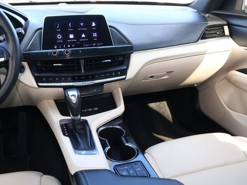 Used 2023 Cadillac CT4 Luxury image 16