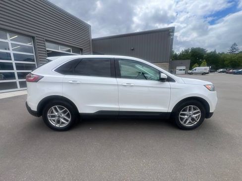 Used 2024 Ford Edge SEL w/ Convenience Package AWD/4WD image 4