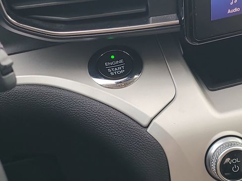 Used 2020 Ford Explorer XLT w/ Equipment Group 202A RWD image 22