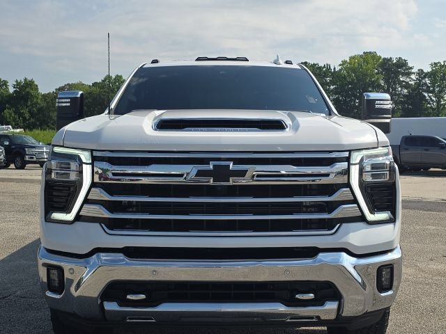 Used 2024 Chevrolet Silverado 3500 High Country w/ High Country Premium Package AWD/4WD image 8