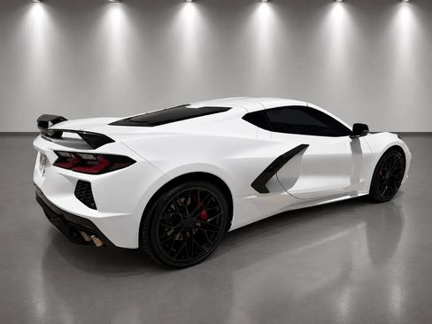 Used 2022 Chevrolet Corvette Stingray Coupe w/ 1LT RWD image 3