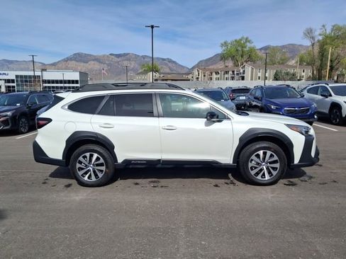 Used 2025 Subaru Outback Premium w/ Popular Package #1A image 2