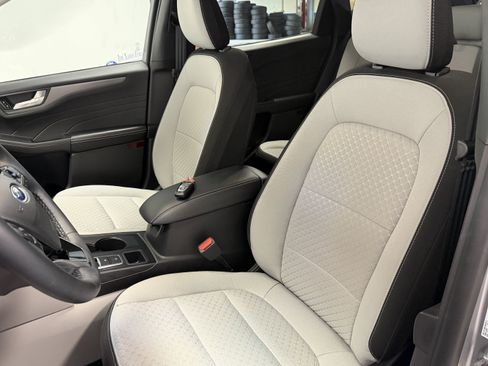 Used 2023 Ford Escape Active w/ Tech Pack #2 AWD/4WD image 20