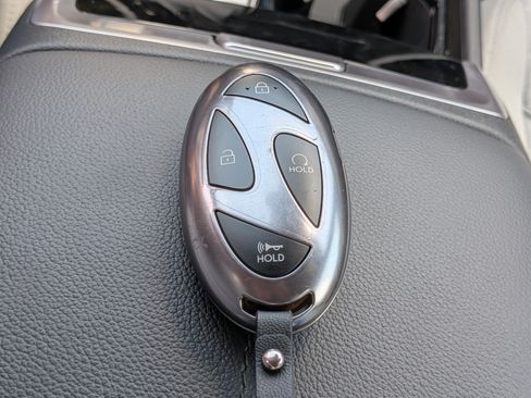 Used 2025 Hyundai Santa Cruz SE FWD image 33