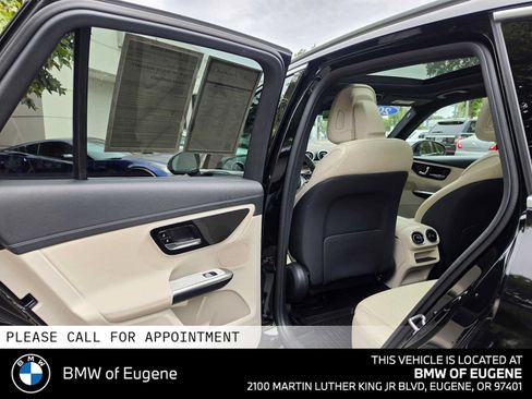 Used 2024 Mercedes-Benz GLC 300 4MATIC image 19