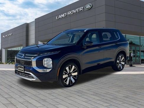 Used 2025 Mitsubishi Outlander SEL image 1