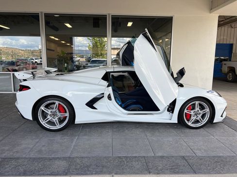 Used 2023 Chevrolet Corvette Stingray Premium Conv w/ Z51 Performance Package image 10