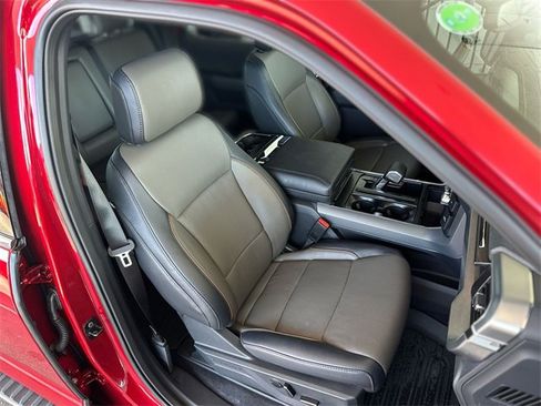 Used 2025 Ford F150 Lariat w/ Equipment Group 502A High image 28