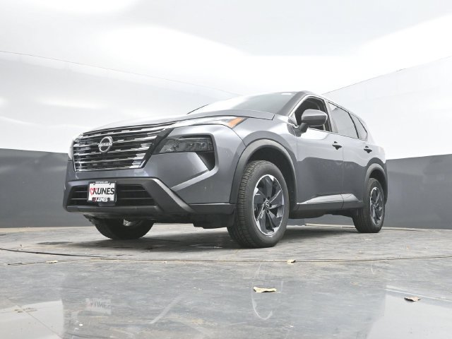 Used 2025 Nissan Rogue SV AWD/4WD image 46