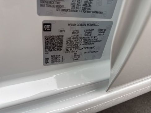 Used 2026 GMC Sierra 1500 SLT image 39