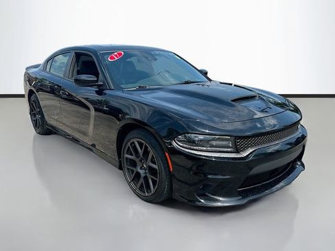 Used 2017 Dodge Charger R/T RWD image 3