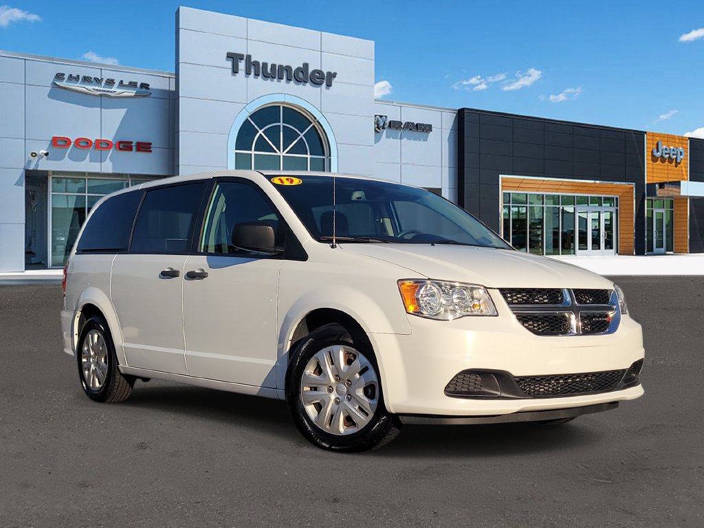 Used 2019 Dodge Grand Caravan SE FWD image 1