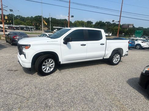 Used 2022 Chevrolet Silverado 1500 Custom RWD image 9