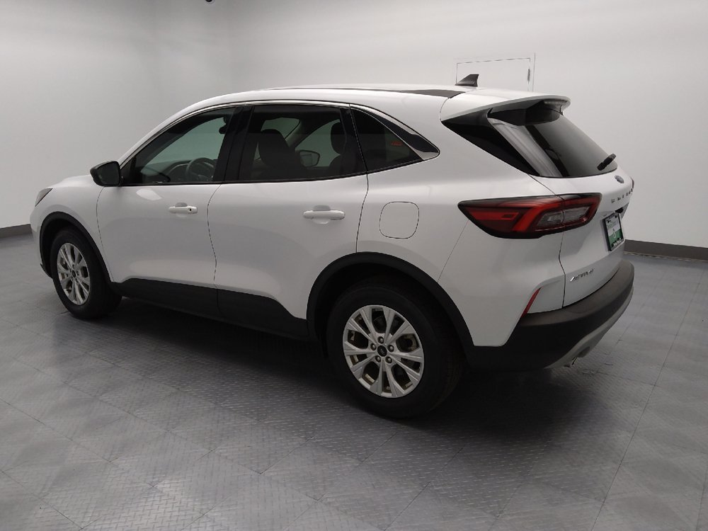 Used 2023 Ford Escape Active w/ Tech Pack #1 FWD image 3